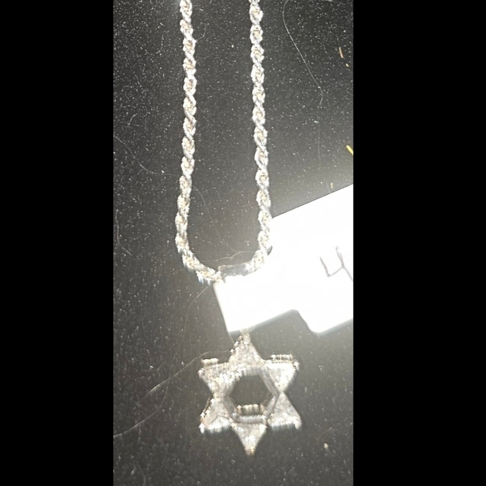 Elegant Silver Star Pendant Necklace
